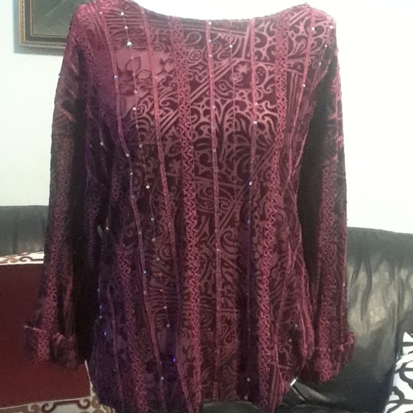 Sparkly Maroon top, size M - Picture 2 of 3